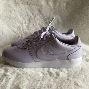 NWOT Nike sneakers in lilac